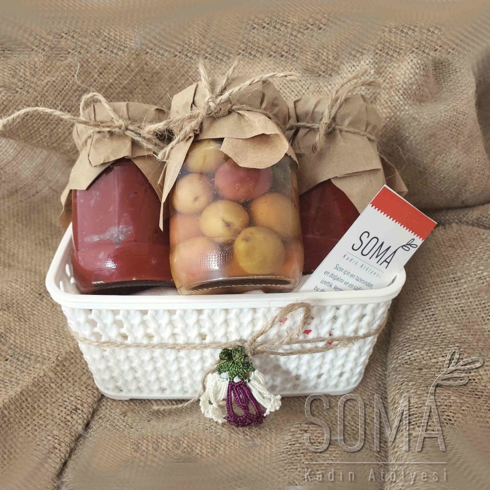 Ege Yöresel 3'Lü Hediye Paketi (Zeytin, Salça)