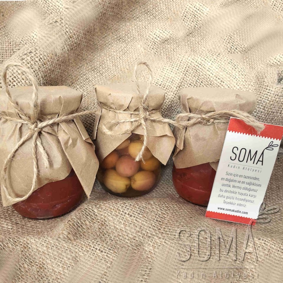 Ege Yöresel 3'Lü Hediye Paketi (Zeytin, Salça)