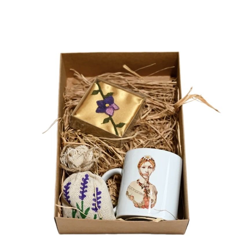 En Güzel Çiçek Hediye Paketi