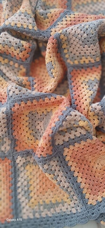 Tığ İşi Örgü Battaniye