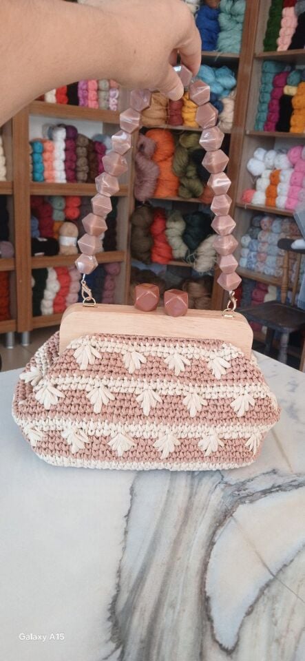 El Yapımı Şık Örgü Çanta 38